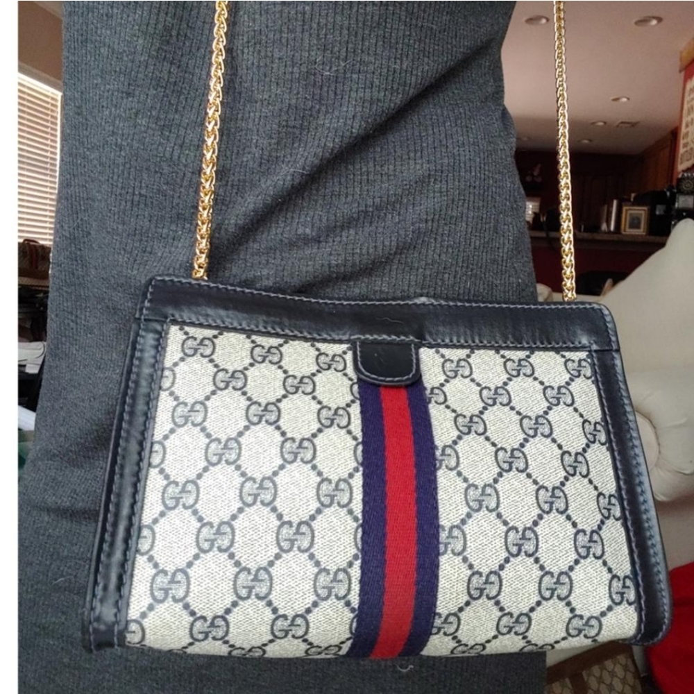 Authentic Vintage Gucci Crossbody Clutch - Picture 2 of 11